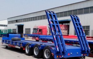 The sinotruk heavy tractor is ready to start at the Chinese factory.